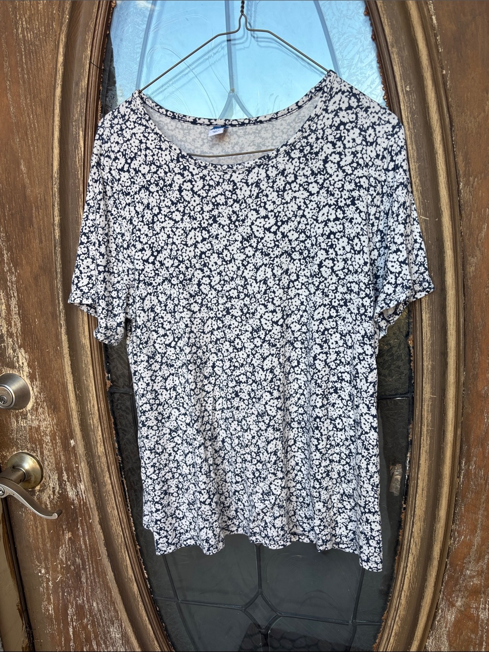Old navy luxe floral cotton top! Large